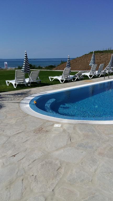 Toma'S Residence - Front Beach Zarewo Exterior foto