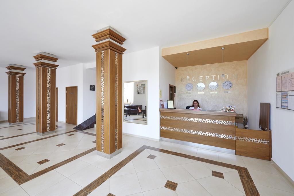 Toma'S Residence - Front Beach Zarewo Exterior foto