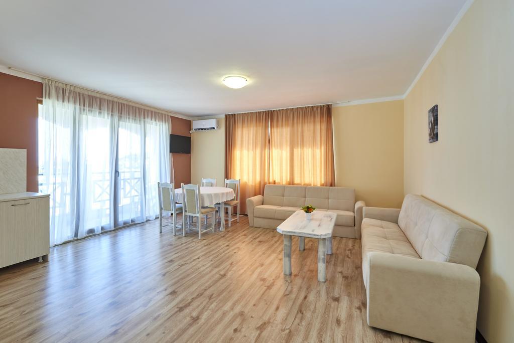 Toma'S Residence - Front Beach Zarewo Zimmer foto